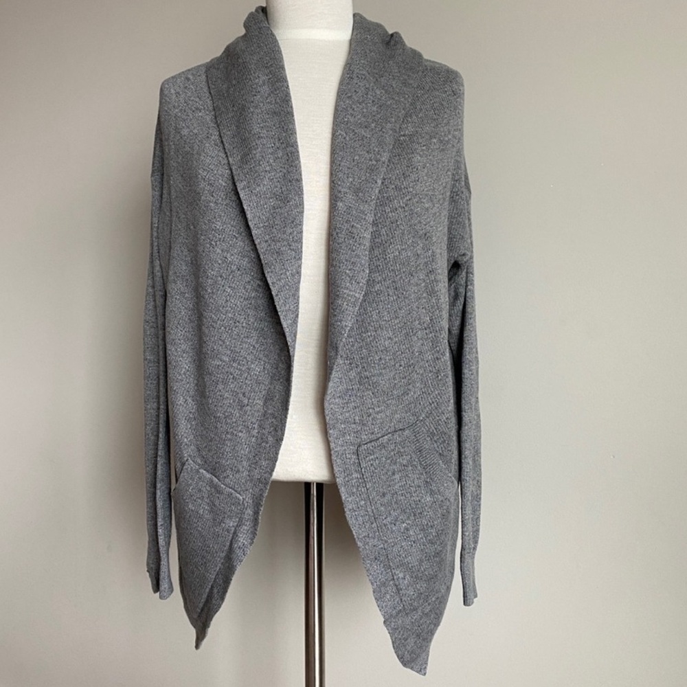 Lululemon Athletica Heather Gray Cardigan sz 8